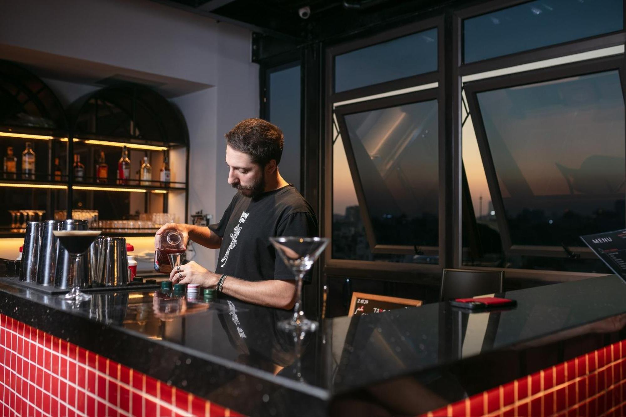 Lakeview Backpackers Hostel & Rooftop Bar Hanoï Extérieur photo