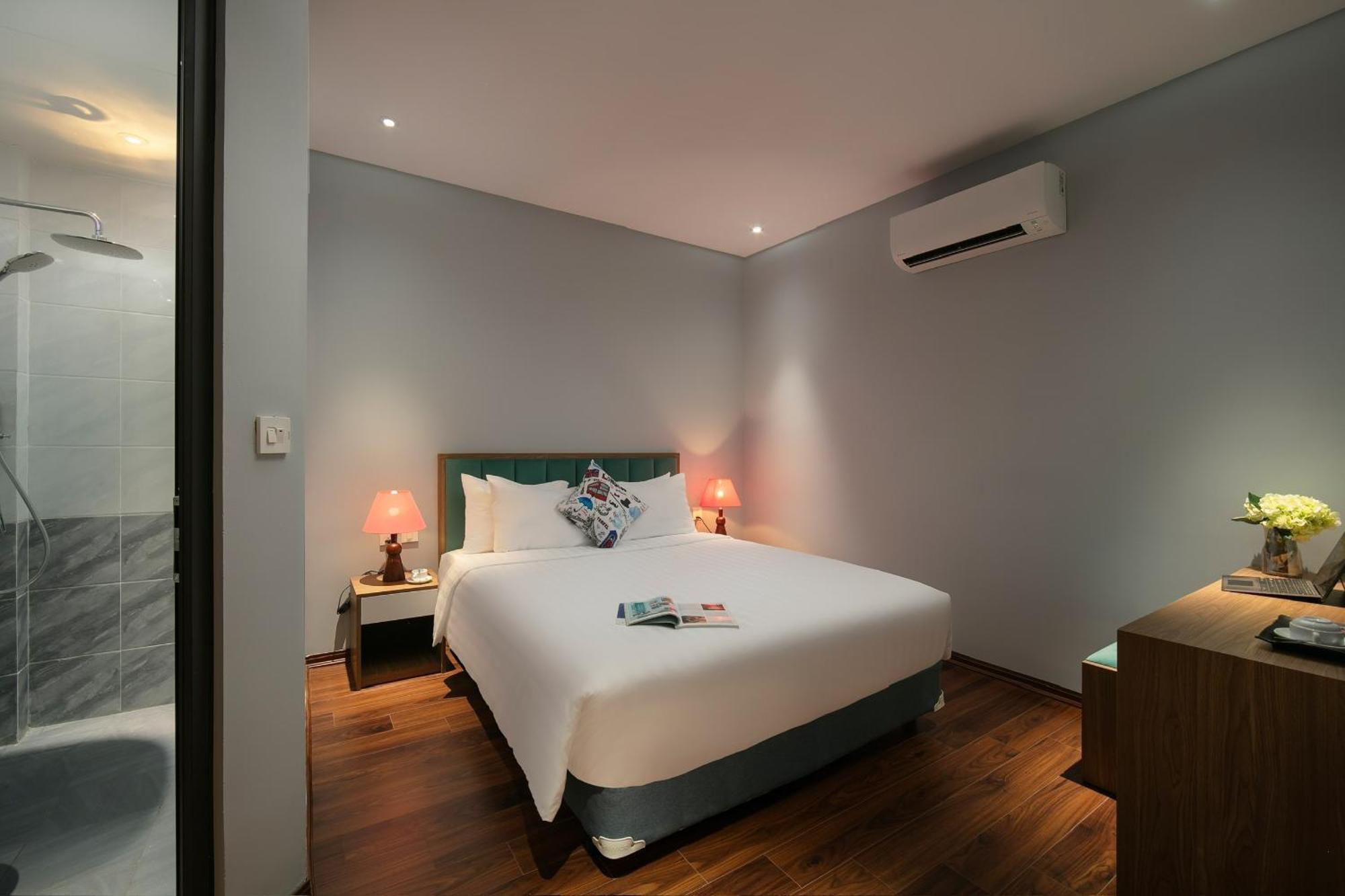 Lakeview Backpackers Hostel & Rooftop Bar Hanoï Extérieur photo