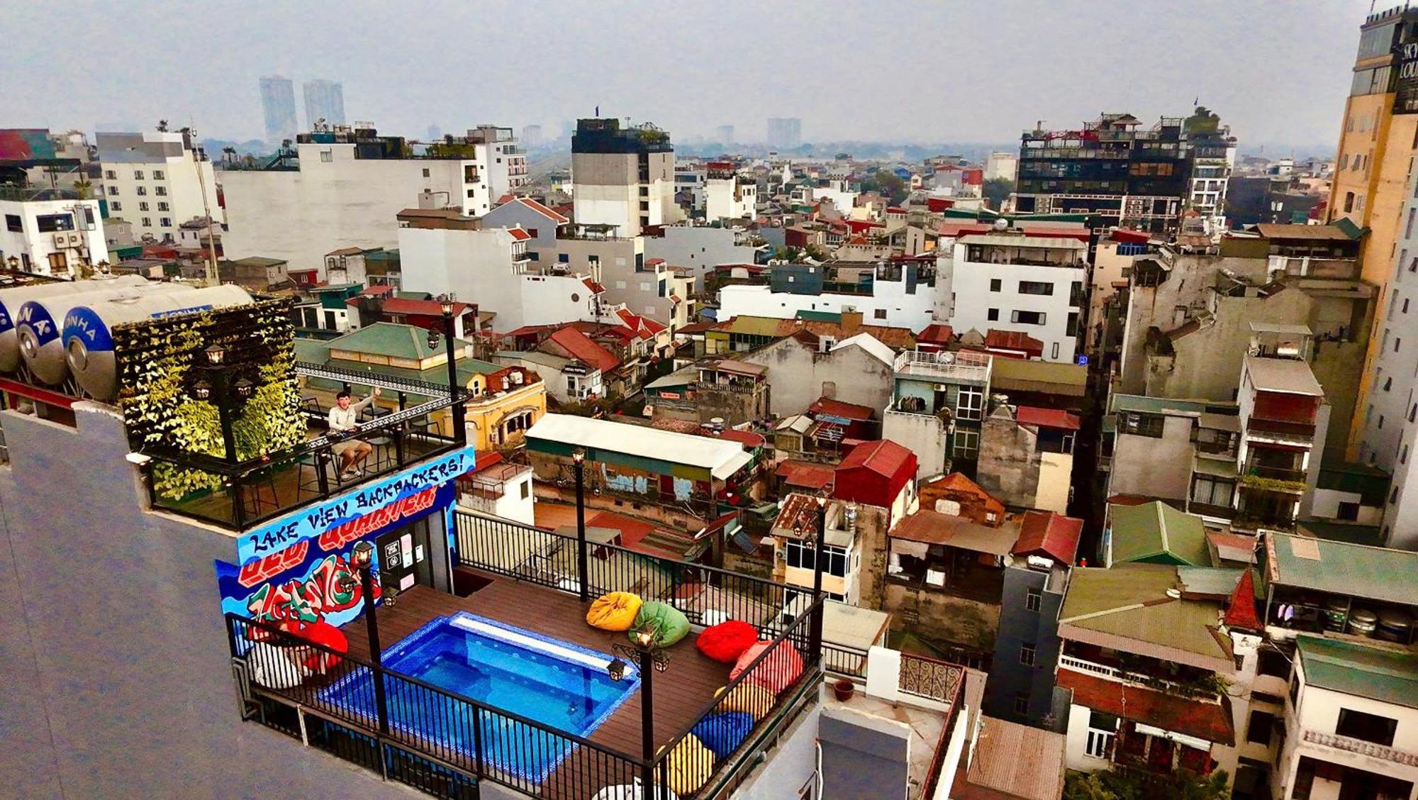 Lakeview Backpackers Hostel & Rooftop Bar Hanoï Extérieur photo